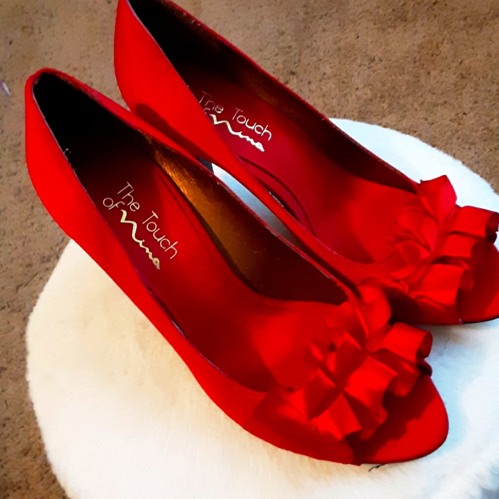 Red Satin Heels ♥ for an elegant night on the town